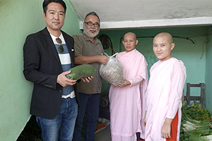 ミャンマー尼僧院支援